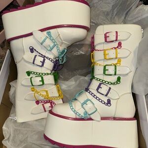 YRU rainbow buckle white platform boots